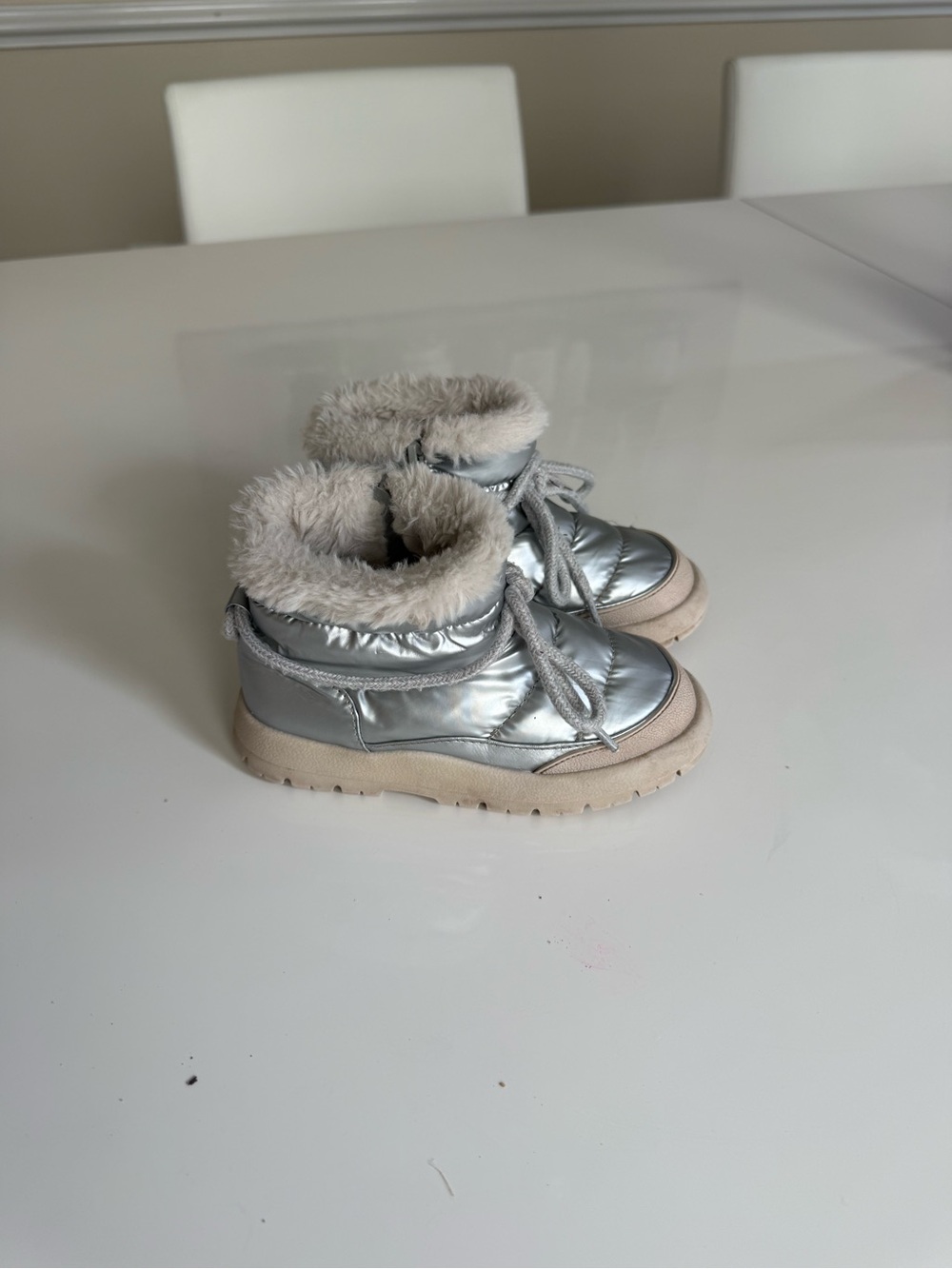 Zara Silver Kids Winter Boots with Cream Faux-Fur Collar
